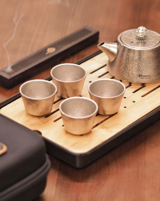 PINKAH Pure Titanium Double-Walled Tea Pot With Filter 4 Cups Outdoor Camping Portable Tea Maker Coffee Cup Set PINKAH Pure Titanium Double-Walled Tea Pot With Filter 4 Cups Outdoor Camping Portable Tea Maker Coffee Cup Set